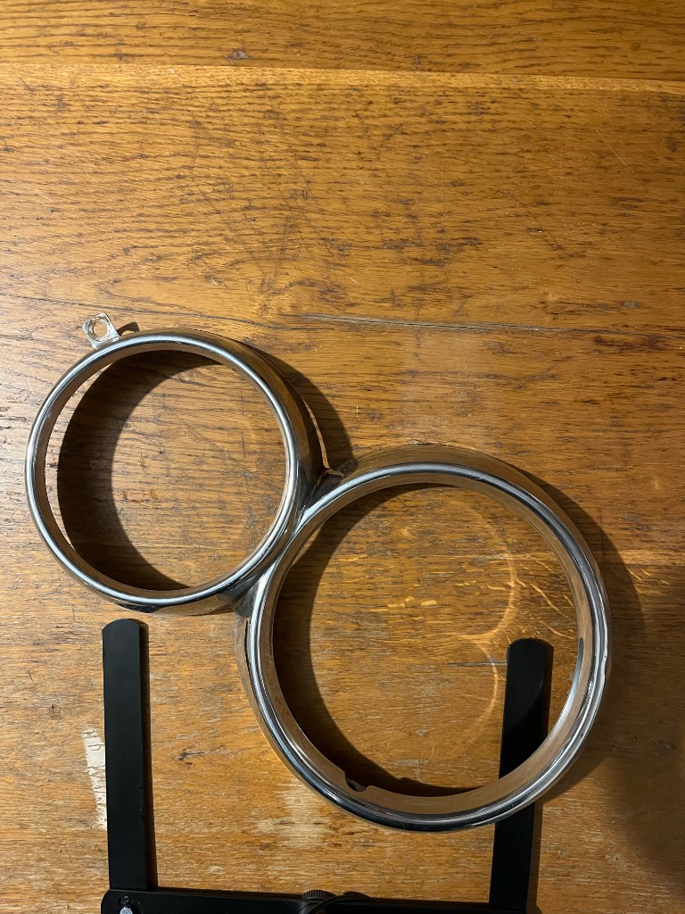 Cornici fari cromate - dettaglio