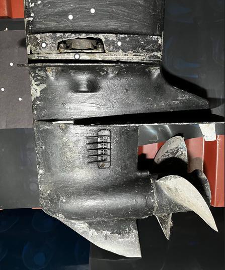 Piede motore entrobordo danneggiato